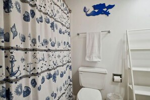 Combined shower/tub, hair dryer, towels - Three Bedroom, Two Bath Sea Pines Home (Hilton Head Island)