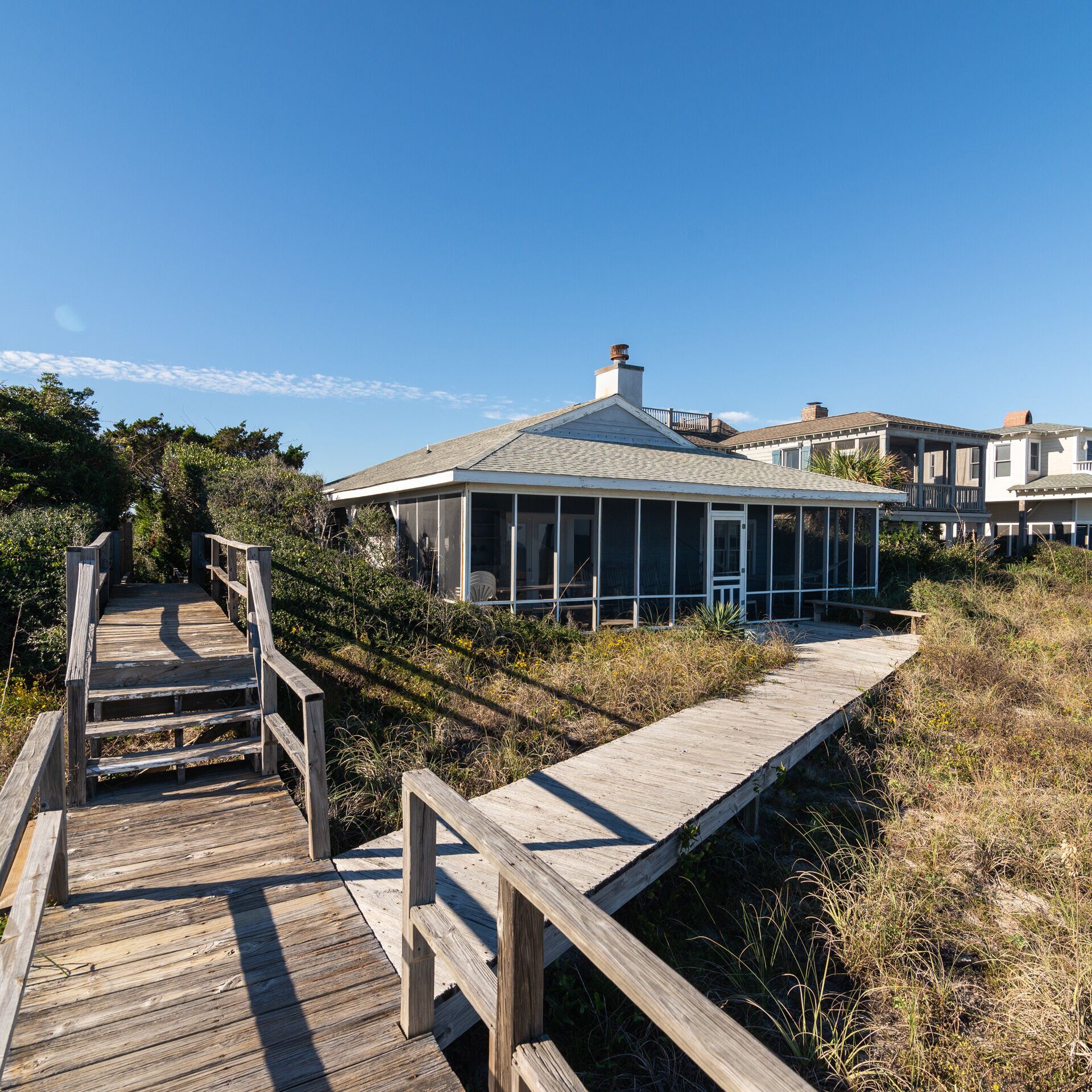 Wooden Shoe - Oceanfront, 2 Bedrooms