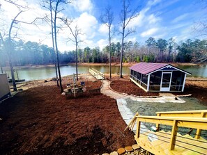 Property grounds - Fishing Paradise. Super relaxing 2-bedroom Lakefront with AMAZING Screened porch (Prosperity)