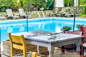 Piscina externa sazonal