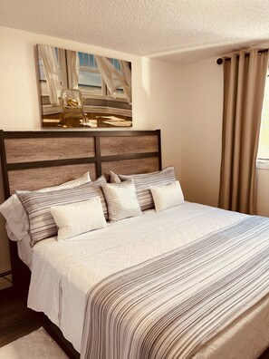 Premium Apartment | Premium bedding, individually decorated, individually furnished - North Star Place (Fairbanks)