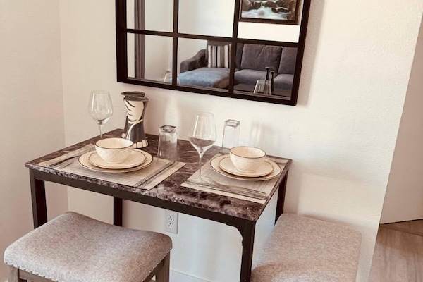 Premier Apartment | In-room dining