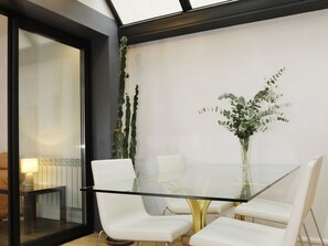 Dining - Apartment in Paris in the centre of Senlis (Senlis)