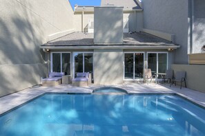 A heated pool - 7 Genoa: Harbour Town Home! Rooftop Deck, Pool, Free Bikes, Dog Friendly (Hilton Head Island)