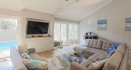 7 Genoa: Harbour Town Home! Rooftop Deck, Pool, Free Bikes, Dog Friendly