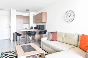 TV - Appartement l'Opale - T2 48sqm with parking 300m from Lake Annecy (Annecy)