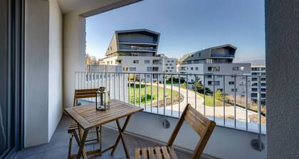 Le Paradis - Beautiful T2 ideally located with garage
