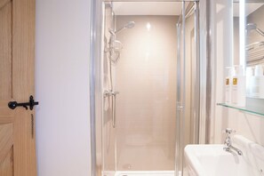 Shower, hair dryer, towels - Dormouse Cottage, with Log Burner by LetMeStay (Ambleside)