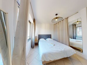 1 bedroom, iron/ironing board, travel crib, WiFi