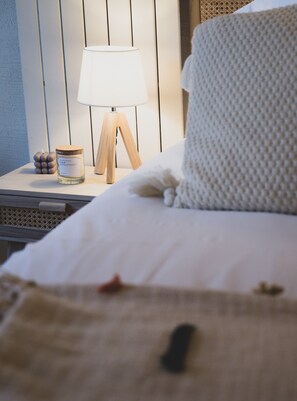 2 habitaciones, tabla de planchar con plancha, wifi y ropa de cama