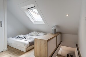 1 habitación, tabla de planchar con plancha, wifi y ropa de cama 