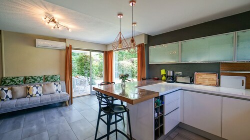 The Maryalice , charming little house next to the beach!