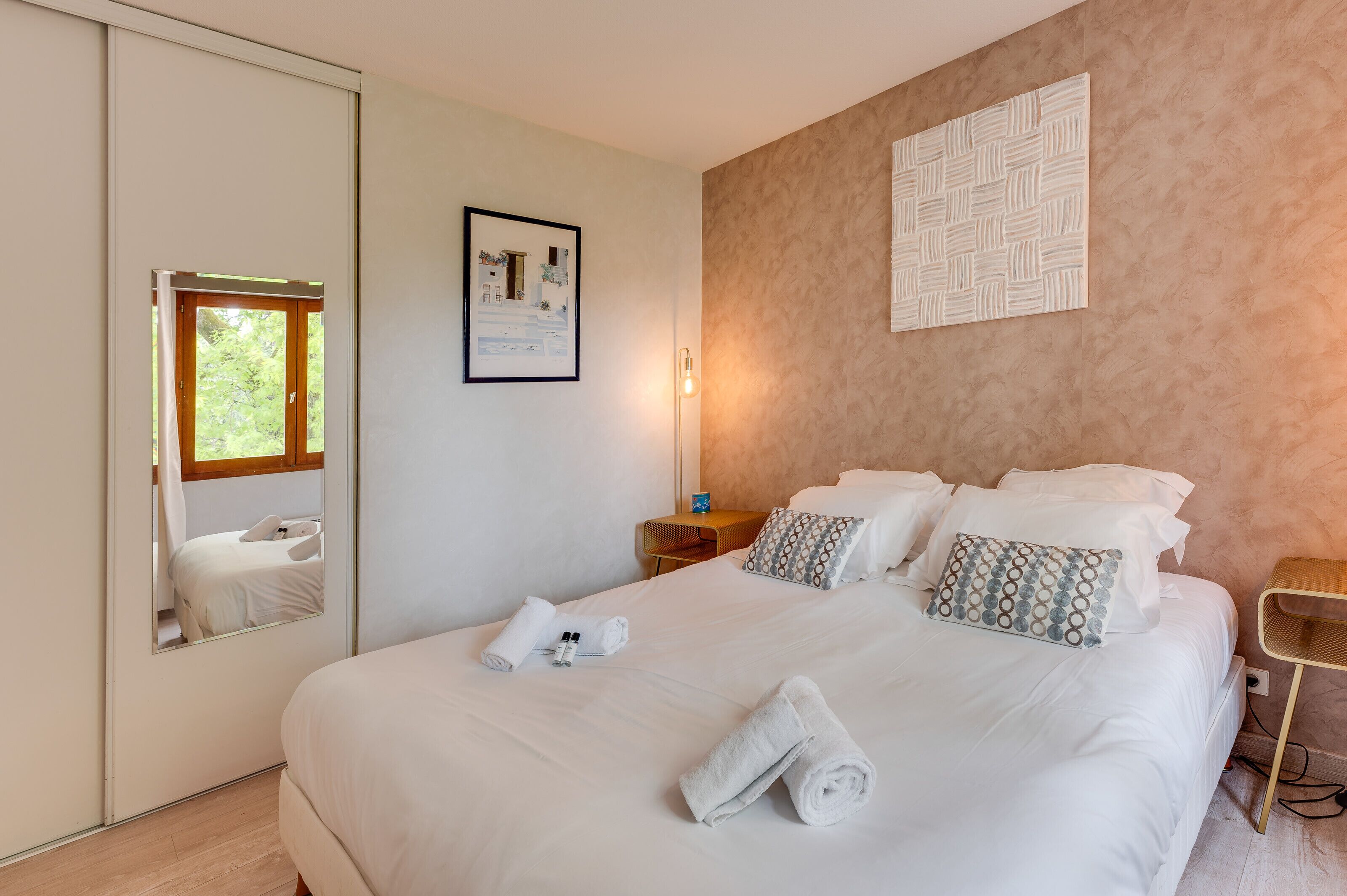 1 chambre, fer et planche à repasser, Wi-Fi, draps fournis