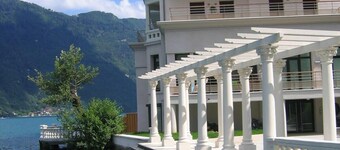 Spectacular! 2 bedrooms apartment at the Lake shores with parking