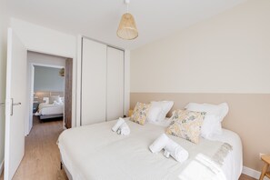 2 habitaciones, tabla de planchar con plancha, wifi y ropa de cama 