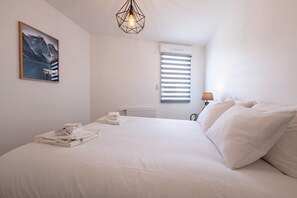 2 soverom, strykejern/-brett, reiseseng for barn og wi-fi