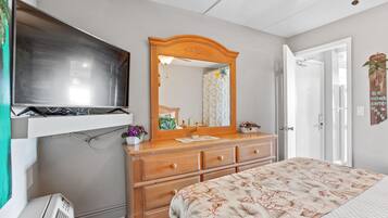 1 bedroom, iron/ironing board, Internet, bed sheets