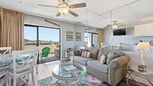 Living area - Beacher's Oceanfront Patio Suite with onsite front desk and staff (St. Augustine)