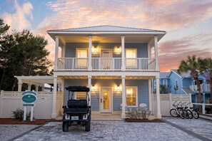 Exterior - Holiday Availability! LSV! Short Walk to Beach! Private Pool! 4 Adult Bikes!