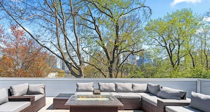 Modern Midtown with Rooftop City View