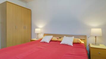 2 chambres, fer et planche Ă repasser, Wi-Fi gratuit, draps fournis