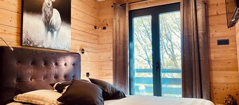 SUBLIME BAS DE CHALET DE STANDING en duplex AUX ANGLES -Space for billiards and cinema