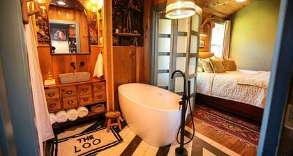 Remodeled, downtown 2-bedroom home w/ wifi