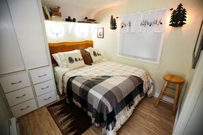 1 bedroom, free WiFi, bed sheets