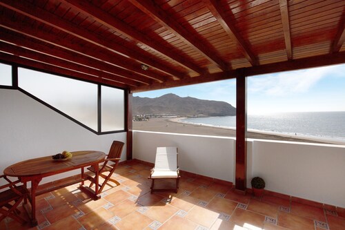 Ferienhaus "Las Vistas" mit Meerblick, privater Terrasse & WLAN