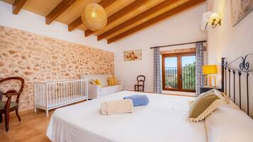 5 Schlafzimmer, BĂŒgeleisen/BĂŒgelbrett, kostenloses WLAN, BettwĂ€sche