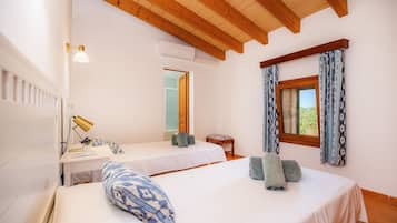 5 habitaciones, tabla de planchar con plancha y wifi gratis