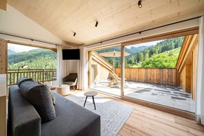 Televisie en een open haard