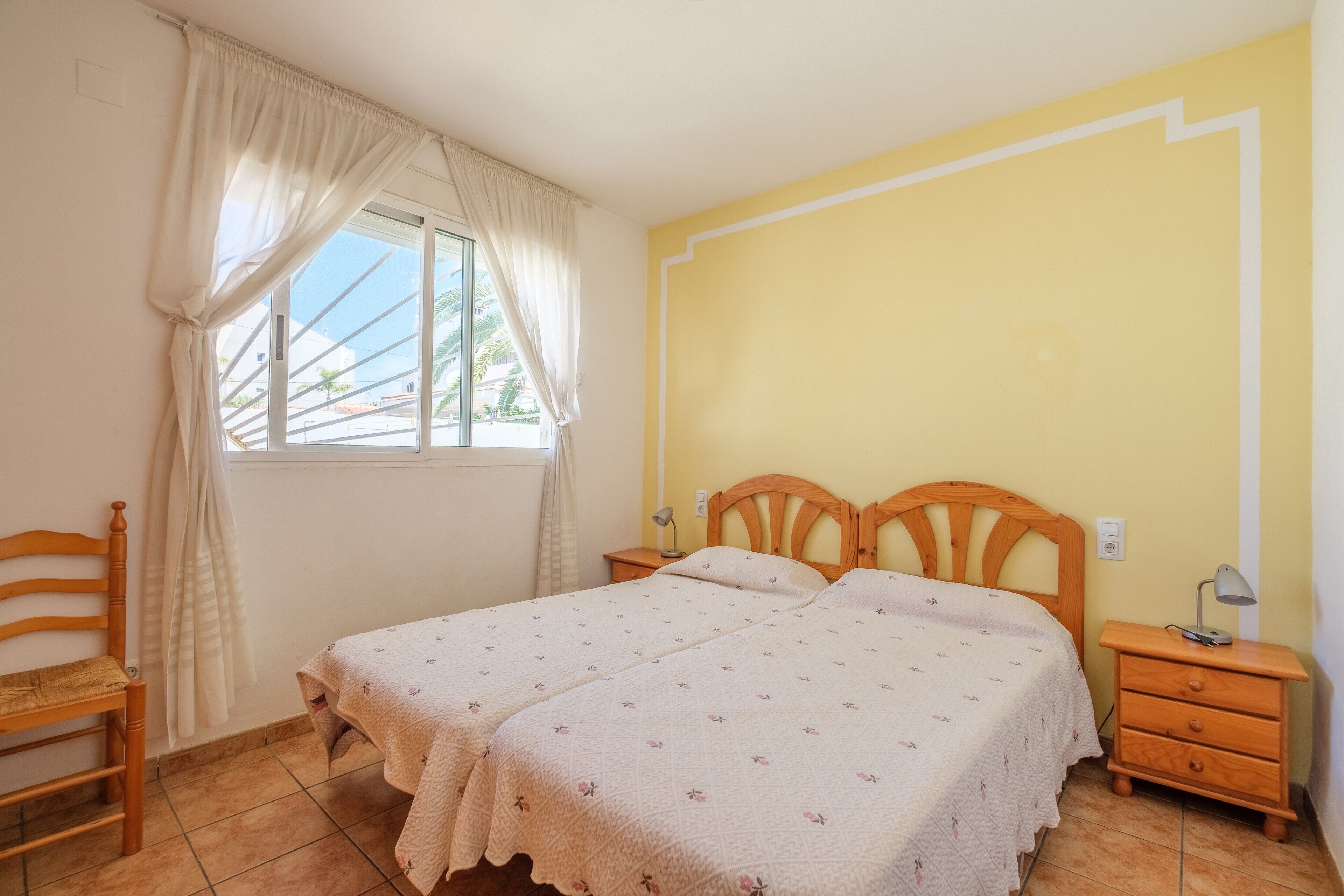 3 dormitorios, tabla de planchar con plancha, wifi gratis y ropa de cama