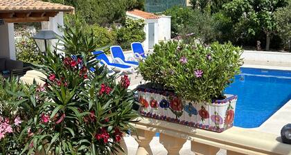 Chic bungalow in a quiet and central location with private pool - close to the beach