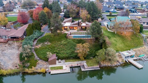 Stunning Mid-Century Inspired Lake House, Private Pool, Jet-ski & Boat Dock!