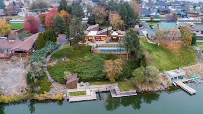 Stunning Mid-Century Inspired Lake House, Private Pool, Jet-ski & Boat Dock!