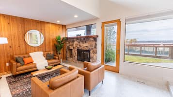 TV connectée, livres, chaßne hi-fi