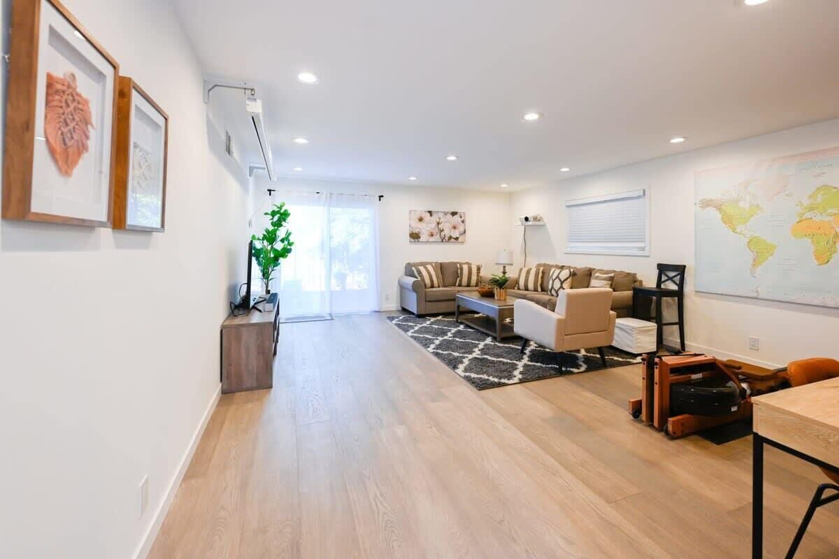 Smart TV, fireplace, offices