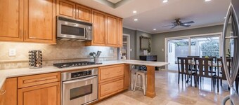 @ Marbella Lane - Charming 4BR Bungalo for Relaxing Retreat