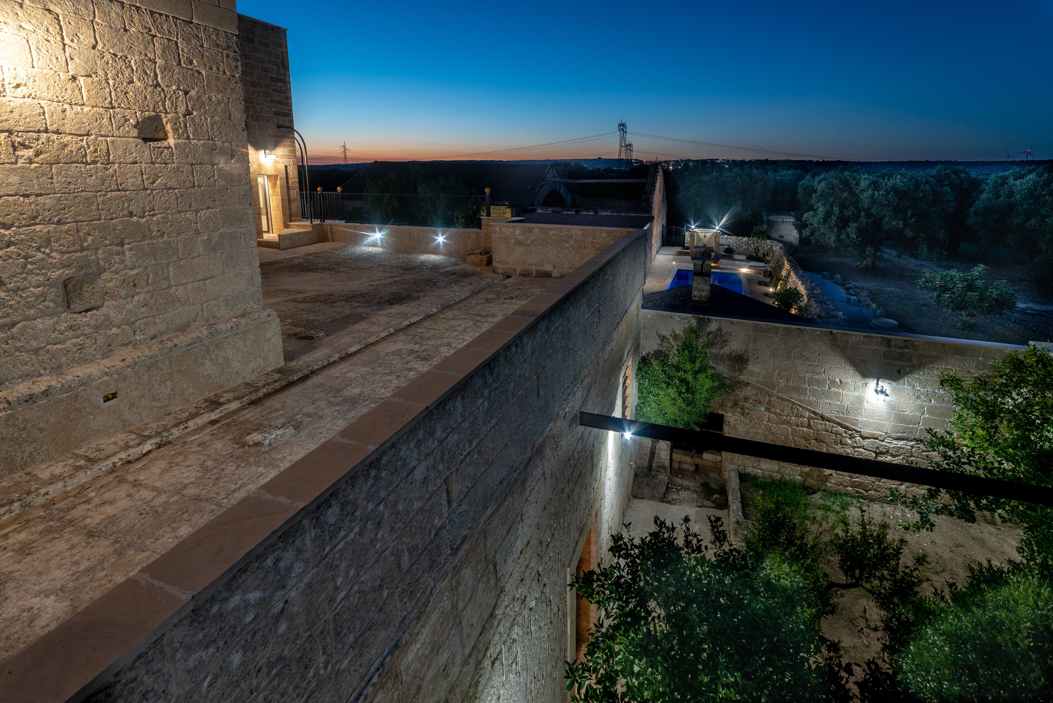 Cafetera i tetera, bullidora elèctrica i trona 