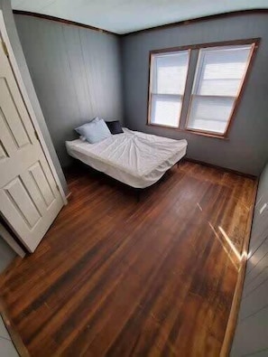 5 bedrooms, WiFi - Spacious ATV Retreat House (Rock)