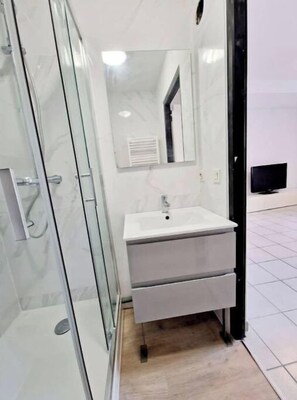 Hårtørrer, håndklæder, Sæbe, Shampoo