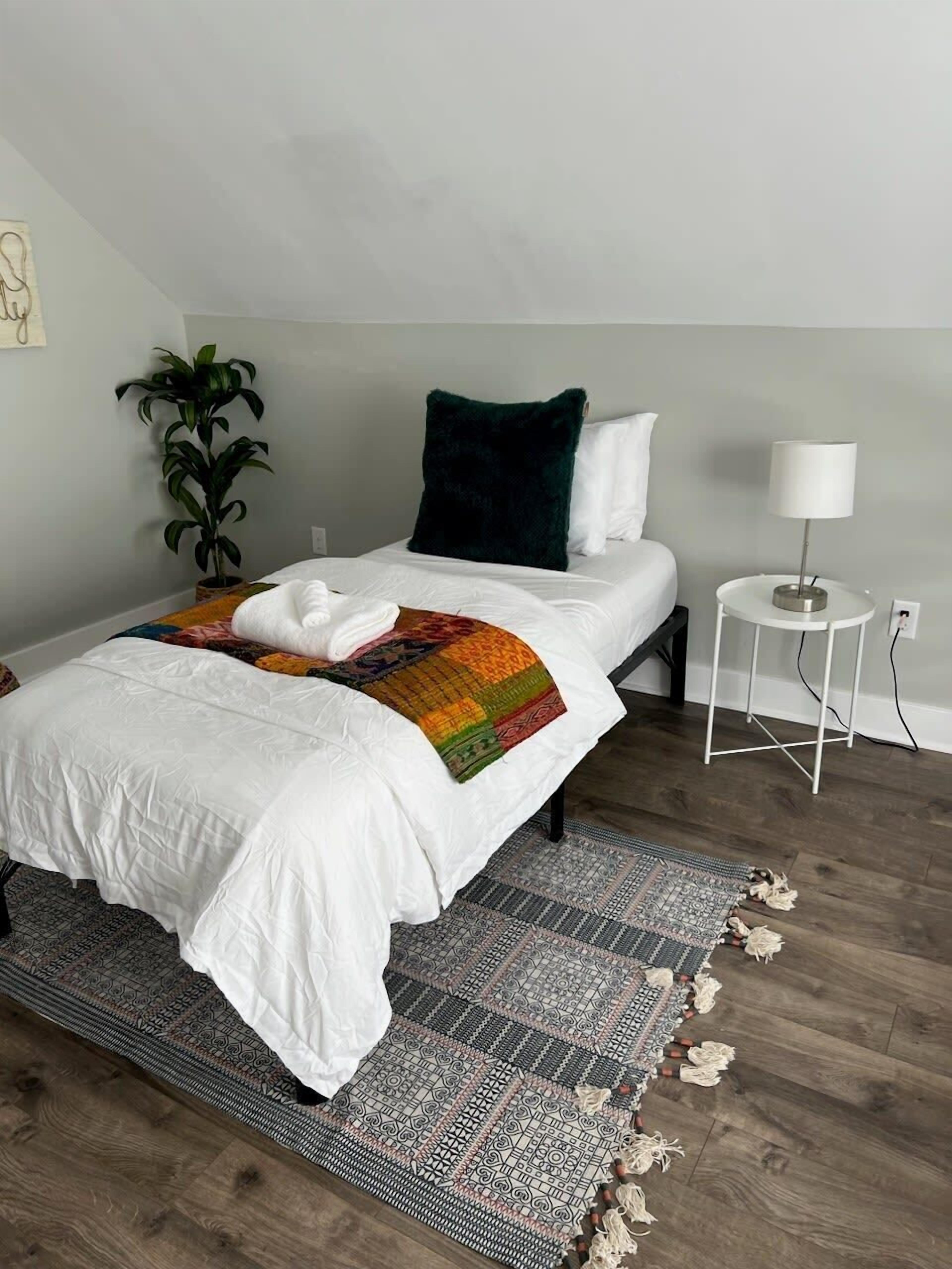 3 habitaciones, escritorio, tabla de planchar con plancha y wifi 