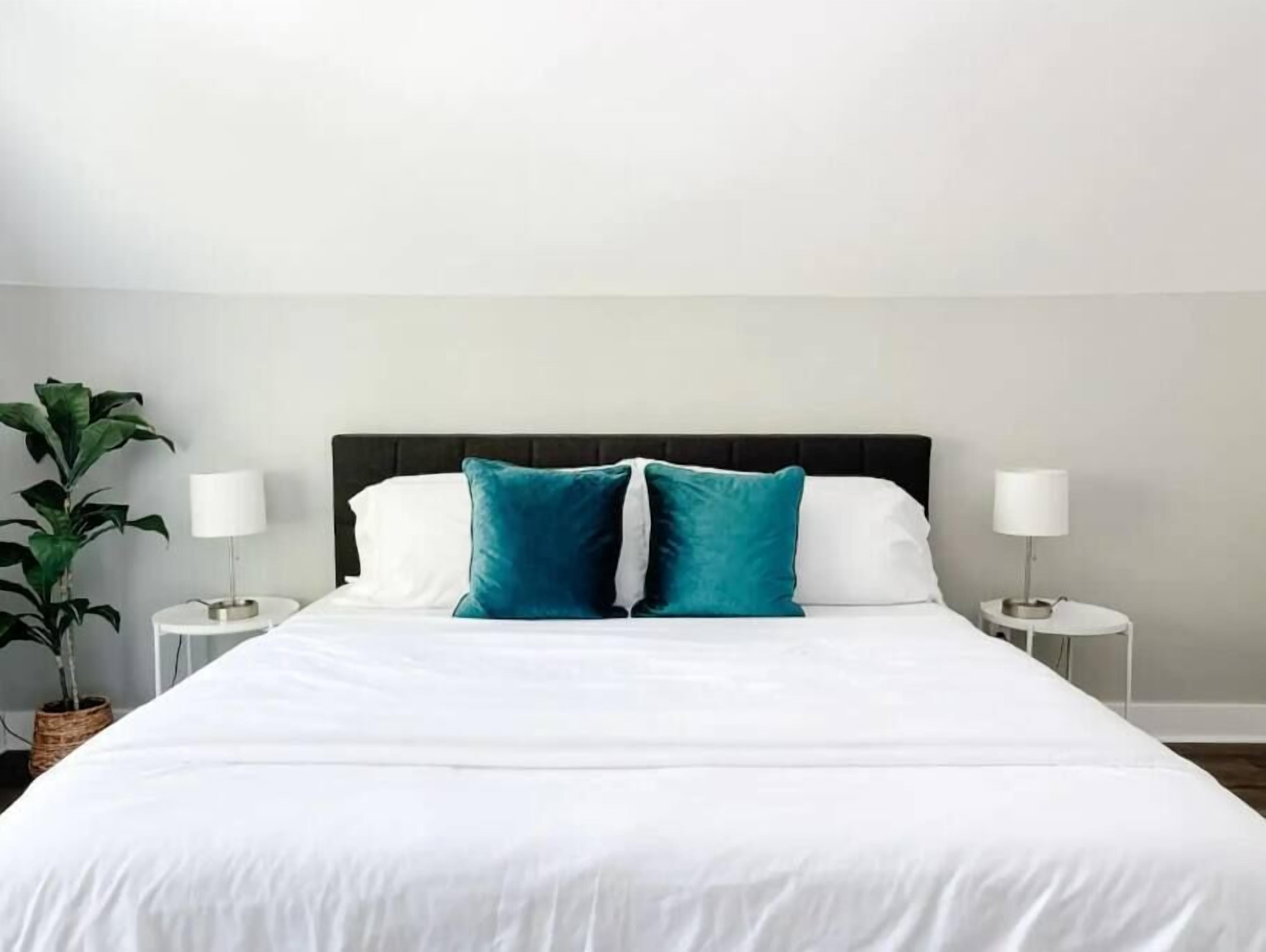 3 bedrooms, desk, iron/ironing board, WiFi