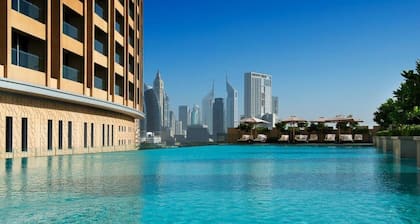 Emaar Fashion Avenue – Formerly Address Dubai Mall Four Apple