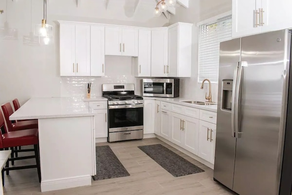 Smuggler's Cove Villa @ SeaScape (Kitchen)