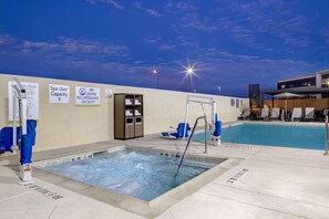 Outdoor pool - Home2 Suites by Hilton Las Vegas Southwest I-215 Curve (Las Vegas)