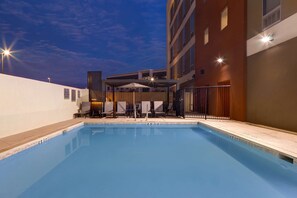 Outdoor pool - Home2 Suites by Hilton Las Vegas Southwest I-215 Curve (Las Vegas)