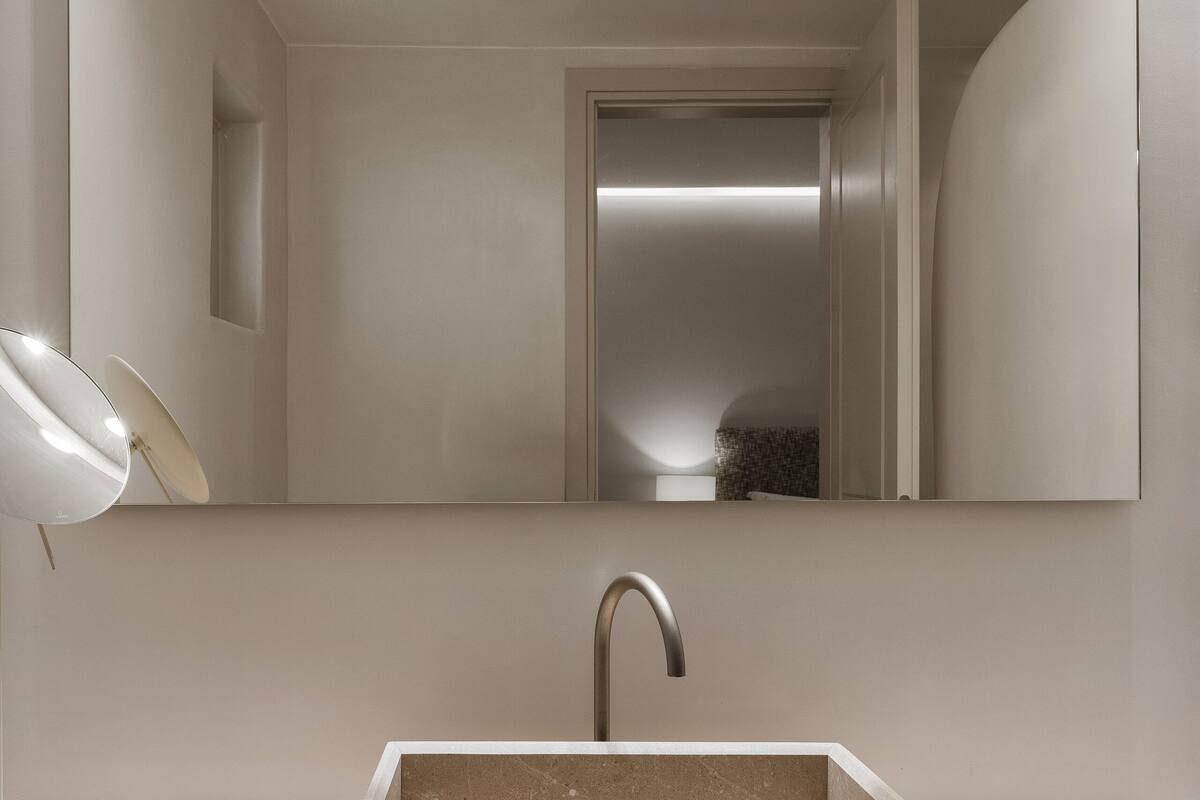 shower, free toiletries, hair dryer, bathrobes