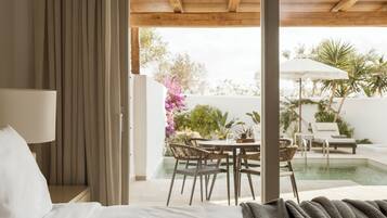 Family Suite, 2 Bedrooms, Private Pool, Garden View | Minibar, in-room safe, desk, soundproofing